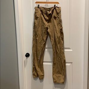 Men’s khaki cargo pants